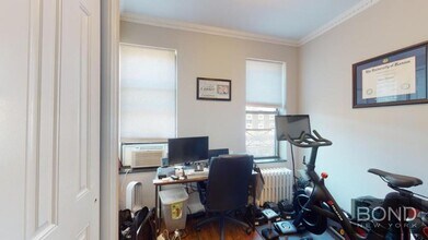 722 Tenth Avenue in New York, NY - Building Photo - Building Photo