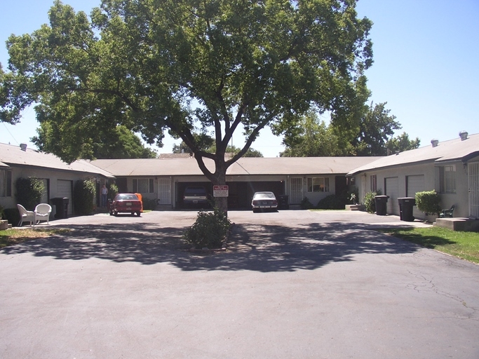 214-224 Corson Ave in Modesto, CA - Building Photo