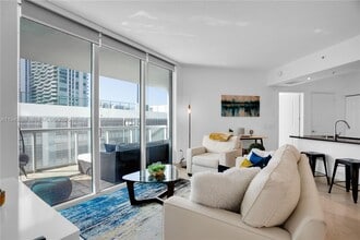 480 NE 30th St in Miami, FL - Building Photo - Building Photo