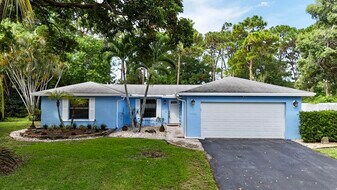 4160 NW 7th Ct in Delray Beach, FL - Building Photo
