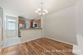 828 Rue Dr in Charleston, SC - Building Photo - Building Photo