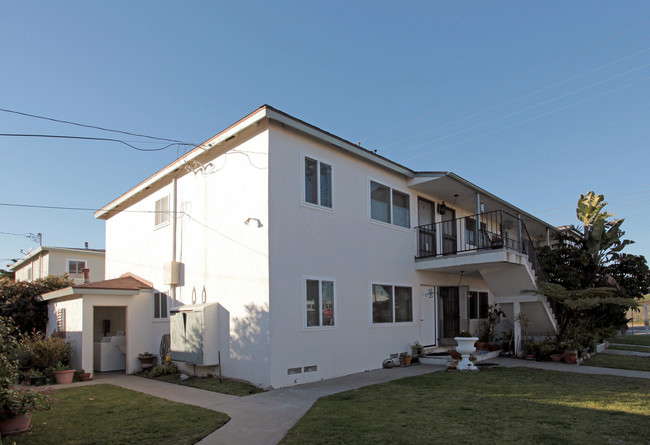 1042 E Imperial in El Segundo, CA - Building Photo - Building Photo