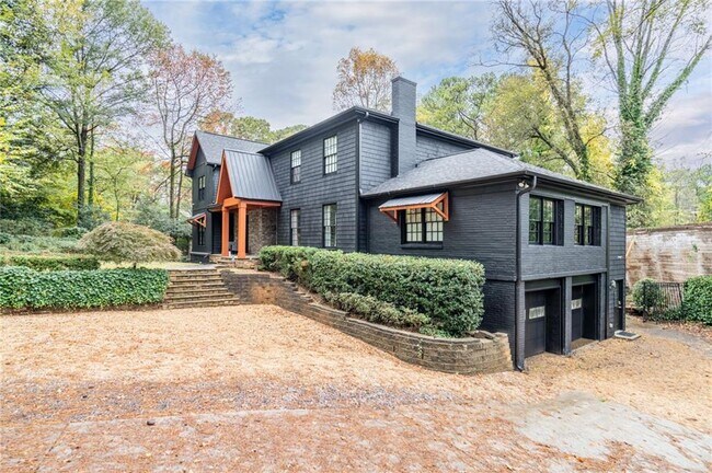 1219 Moores Mill Rd NW in Atlanta, GA - Building Photo - Building Photo