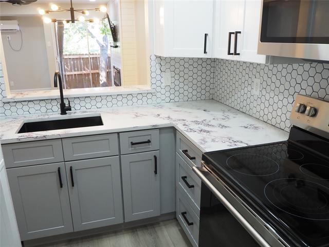 property at 962 S Weatherred Dr