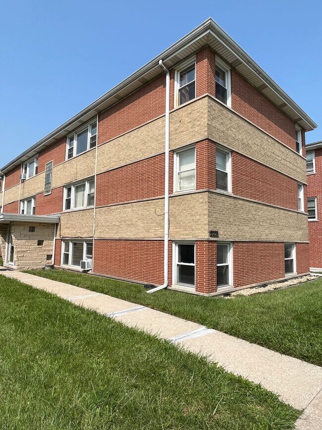 9208 S Kedzie Ave in Evergreen Park, IL - Building Photo - Building Photo