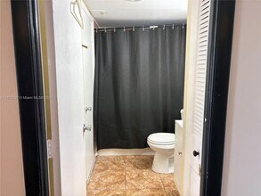 4164 Inverrary Dr, Unit 807 in Lauderhill, FL - Building Photo - Building Photo