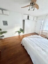 1751 Winona Blvd, Unit 6 in Los Angeles, CA - Foto de edificio - Building Photo