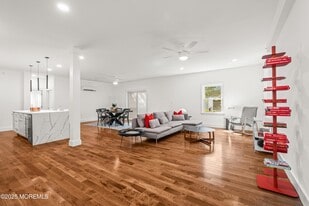 73 3rd Ave in Atlantic Highlands, NJ - Building Photo