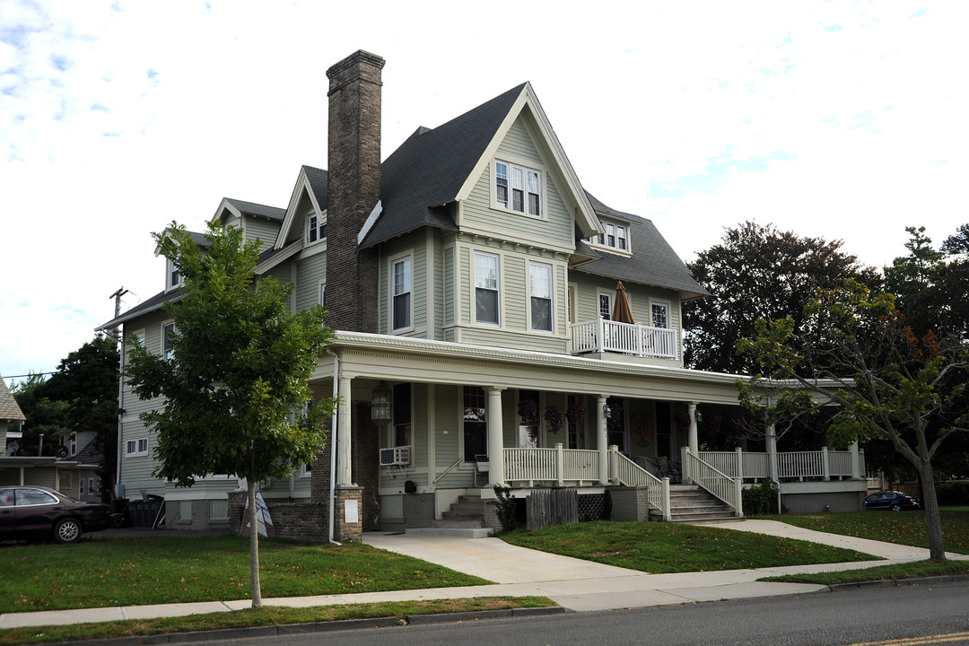 402 Sunset Ave in Asbury Park, NJ - Foto de edificio