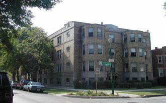 4200 N Sawyer Ave Apartments