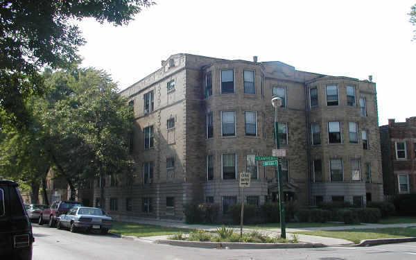 4200 N Sawyer Ave in Chicago, IL - Building Photo