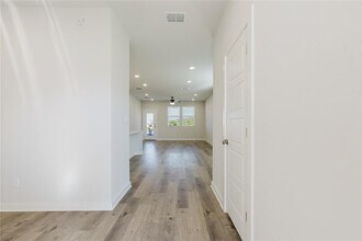 13207 Swift Wind Dr in Buda, TX - Building Photo - Building Photo