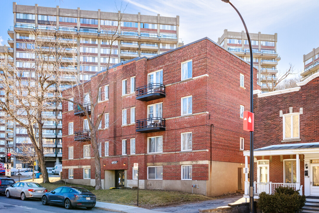 4900 De La Côte-Des-Neiges Ch in Montréal, QC - Building Photo