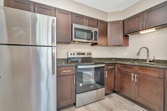 11 Briar St in Glen Ellyn, IL - Building Photo - Building Photo