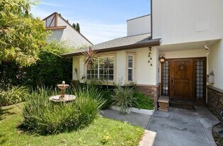 5954 Wilkinson Ave in Valley Village, CA - Building Photo