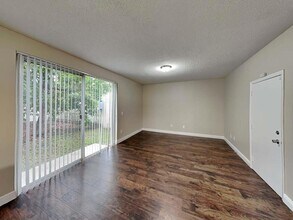 538 NW 157th Ln in Pembroke Pines, FL - Building Photo - Building Photo