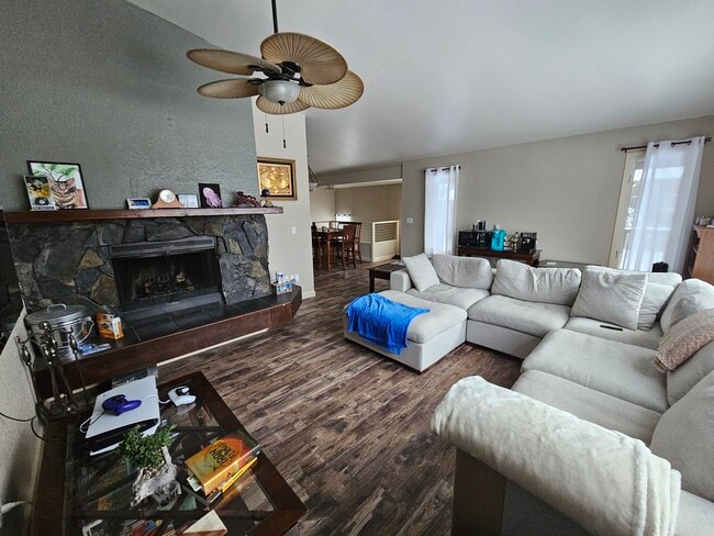 7217 Foxridge Cir, Unit 2