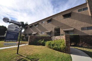 5455 Bellingham Ave in Los Angeles, CA - Building Photo