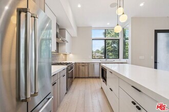 4429 Tujunga Ave in Los Angeles, CA - Building Photo - Building Photo