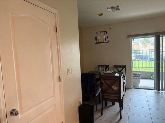 358 Highcrest Rd in Davenport, FL - Building Photo - Building Photo