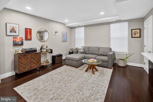 1461 Girard St NW in Washington, DC - Building Photo