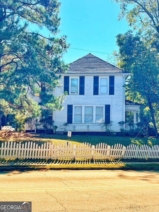 516 Hill St in Lagrange, GA - Foto de edificio