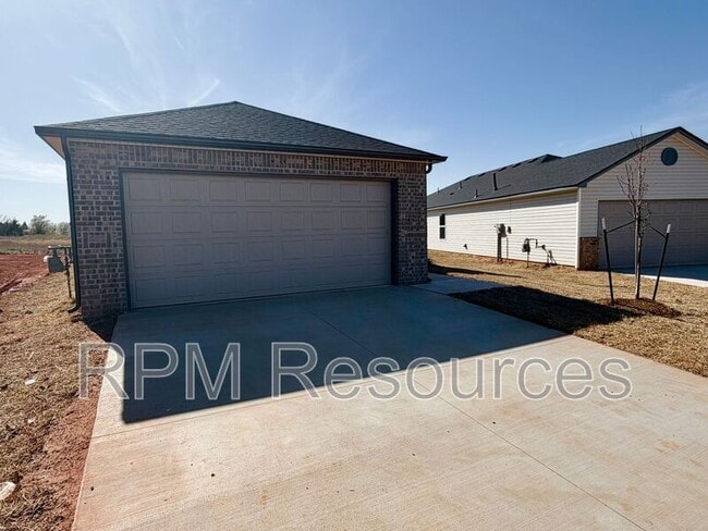 10401 Little Blue Ln in Oklahoma City, OK - Building Photo - Building Photo