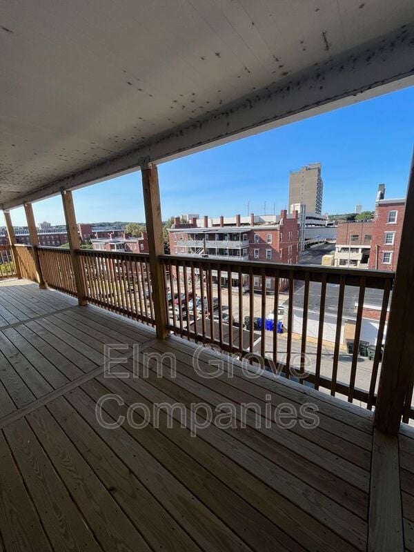 67 Stark St in Manchester, NH - Building Photo - Building Photo