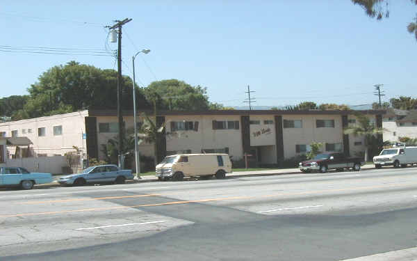 Villa Lomita Apartments in Harbor City, CA - Foto de edificio