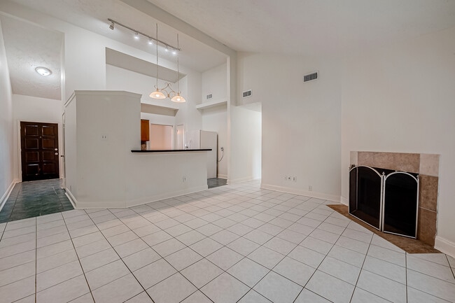 3906 Quiet Pl Dr in Houston, TX - Building Photo - Building Photo