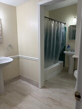 1608 Sauls St in Tallahassee, FL - Foto de edificio - Building Photo