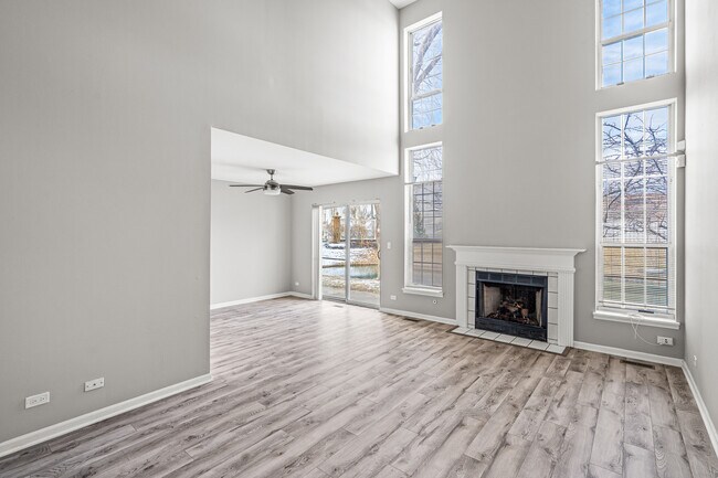 104 Lauralton St in Lake Bluff, IL - Building Photo - Building Photo
