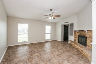 616 Prairie Ln in Mesquite, TX - Foto de edificio - Building Photo