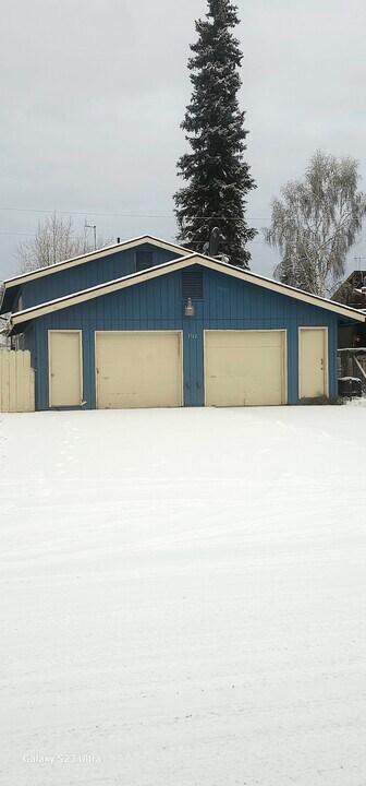 1762 Cottonwood St, Unit 1 in Fairbanks, AK - Building Photo