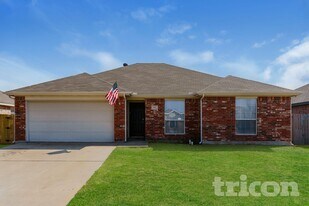 932 Crowder Dr in Crowley, TX - Building Photo