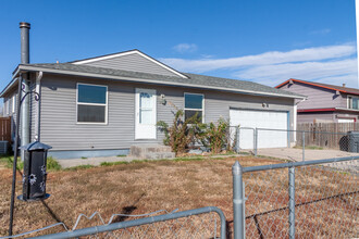 1118 S Cribbon Ave in Cheyenne, WY - Building Photo - Building Photo