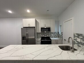 2252 N Delhi St, Unit C in Philadelphia, PA - Building Photo - Building Photo