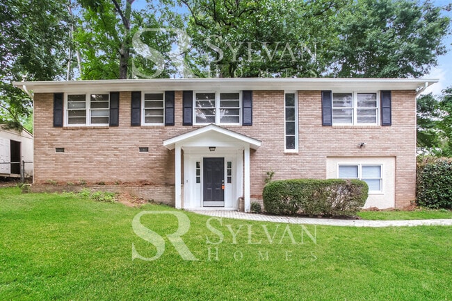 934 Mohegan Trail in West Columbia, SC - Building Photo - Building Photo