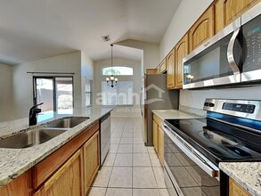 13830 W Keim Dr in Litchfield Park, AZ - Foto de edificio - Building Photo