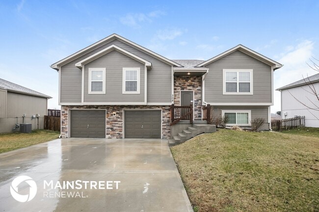 property at 308 Golfview Dr