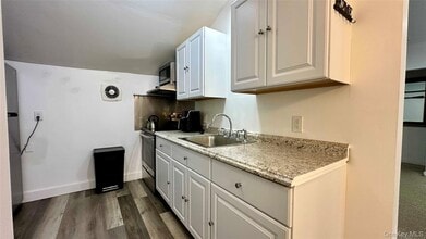 22 Ludlam Ave in Bayville, NY - Building Photo - Building Photo