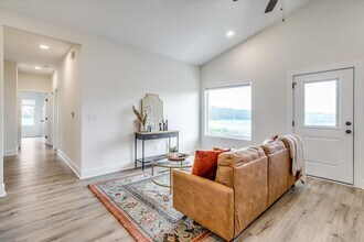 519 Briarbrook Ln in Park City, KS - Building Photo - Building Photo