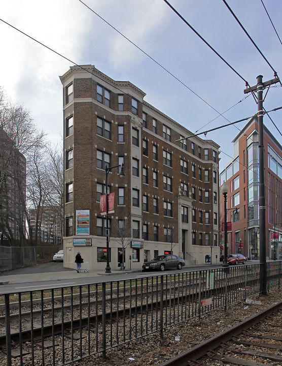 660 Huntington Ave in Boston, MA - Building Photo