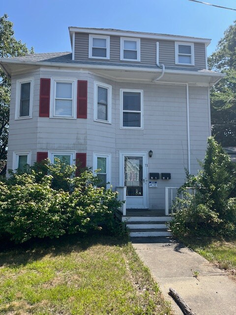 71 Morse St in Norwood, MA - Building Photo
