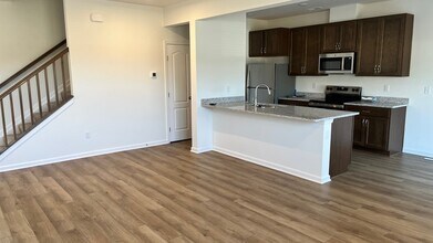 2063 Wildberry Way in Batavia, OH - Building Photo - Building Photo