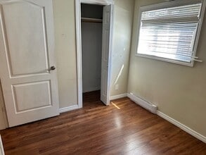 1619 Barksdale Dr in Victoria, BC - Building Photo - Building Photo