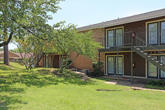 Santa Fe Trails Apartments in Huntsville, TX - Building Photo - Building Photo