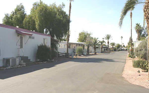 Hacienda Solano in Chandler, AZ - Building Photo