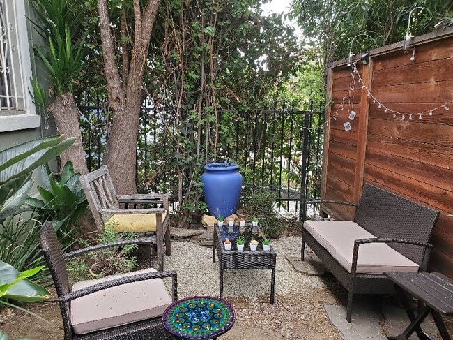 1436 Formosa N Ave, Unit 2