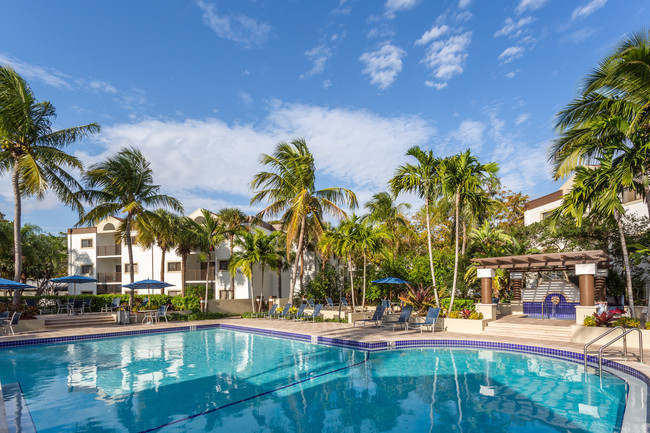 Emerald Palms in Miami, FL - Foto de edificio - Building Photo